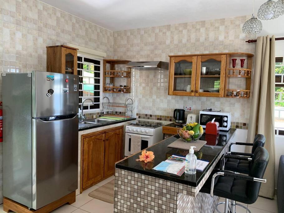 Crystal Apartments Seychelles Seaview Ground Floor Glacis  Exterior photo